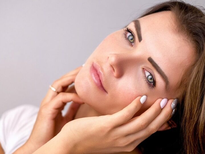 9 sposobów na naturalne oczyszczanie skóry