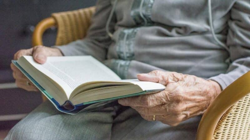 Jak poprawić jakość snu w starszym wieku?